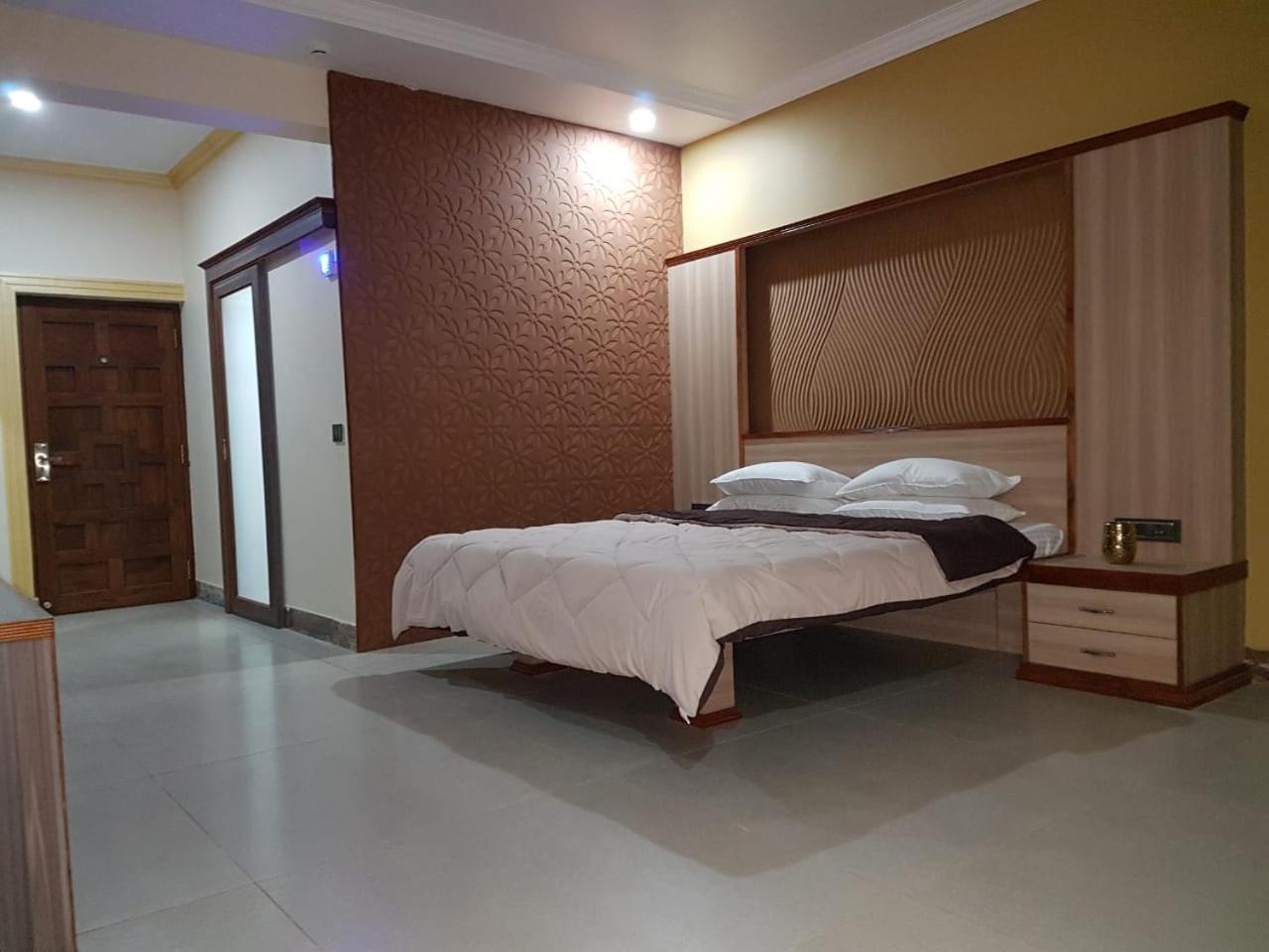 Jm Vista Suites Mapusa Exterior foto