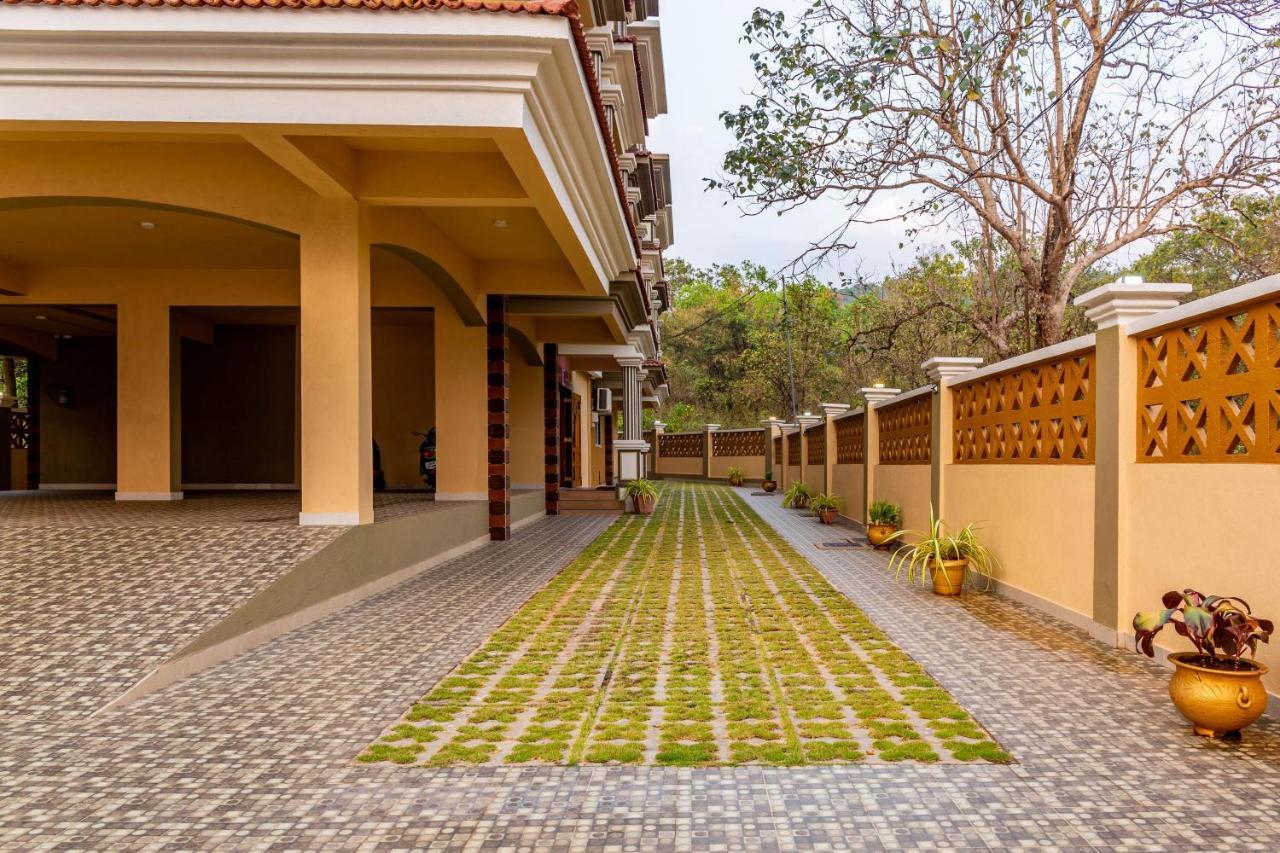 Jm Vista Suites Mapusa Exterior foto